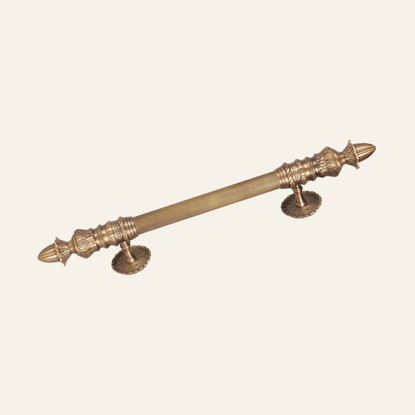 Begonya knurled solid brass pull handle with cast leaf shoulders