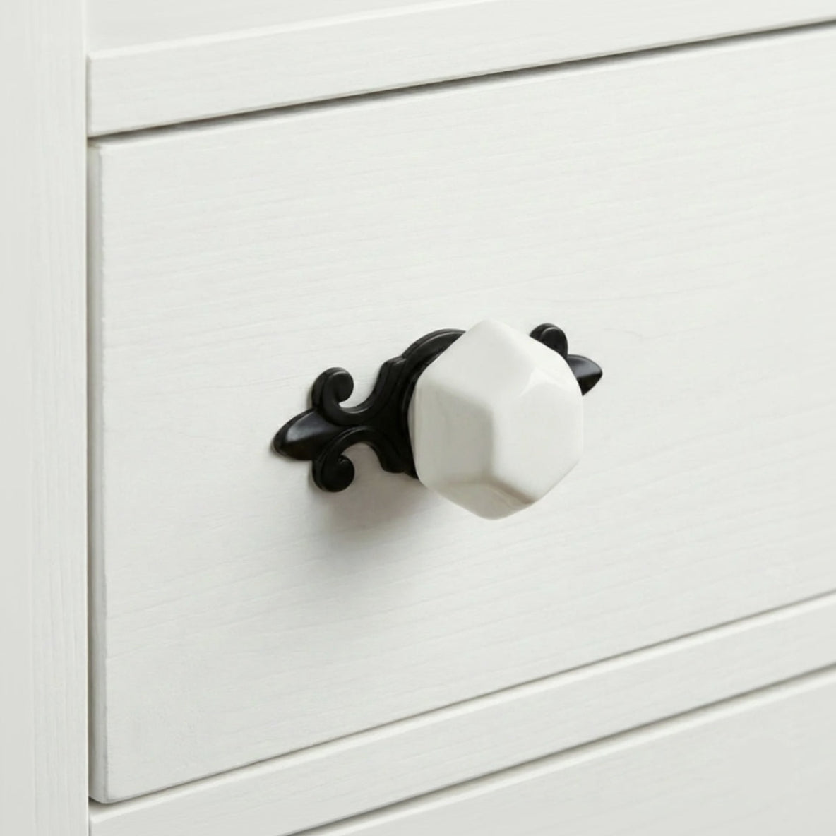Contrast Elongated Knob – Ceramic Knob