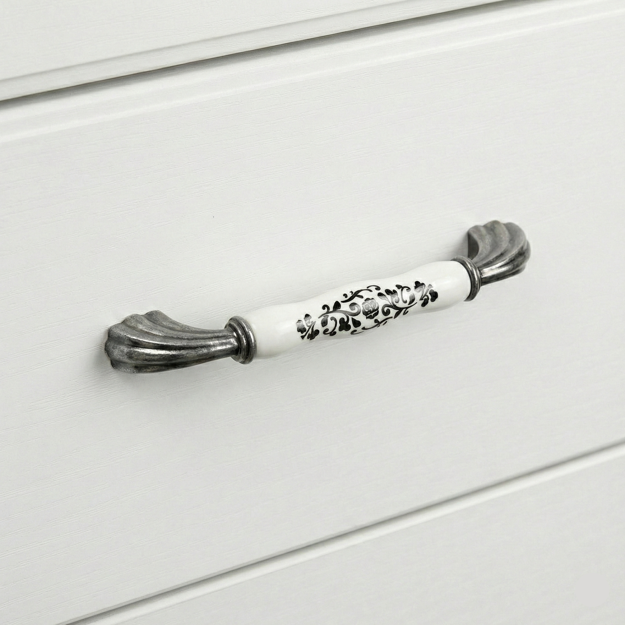 Lumiere Floral Painted Bar Handle – Ceramic drawer handle
