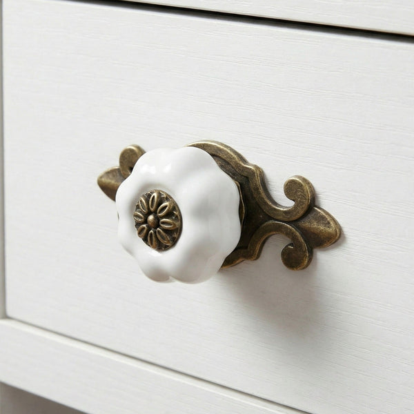 Bevel Elongated Knob