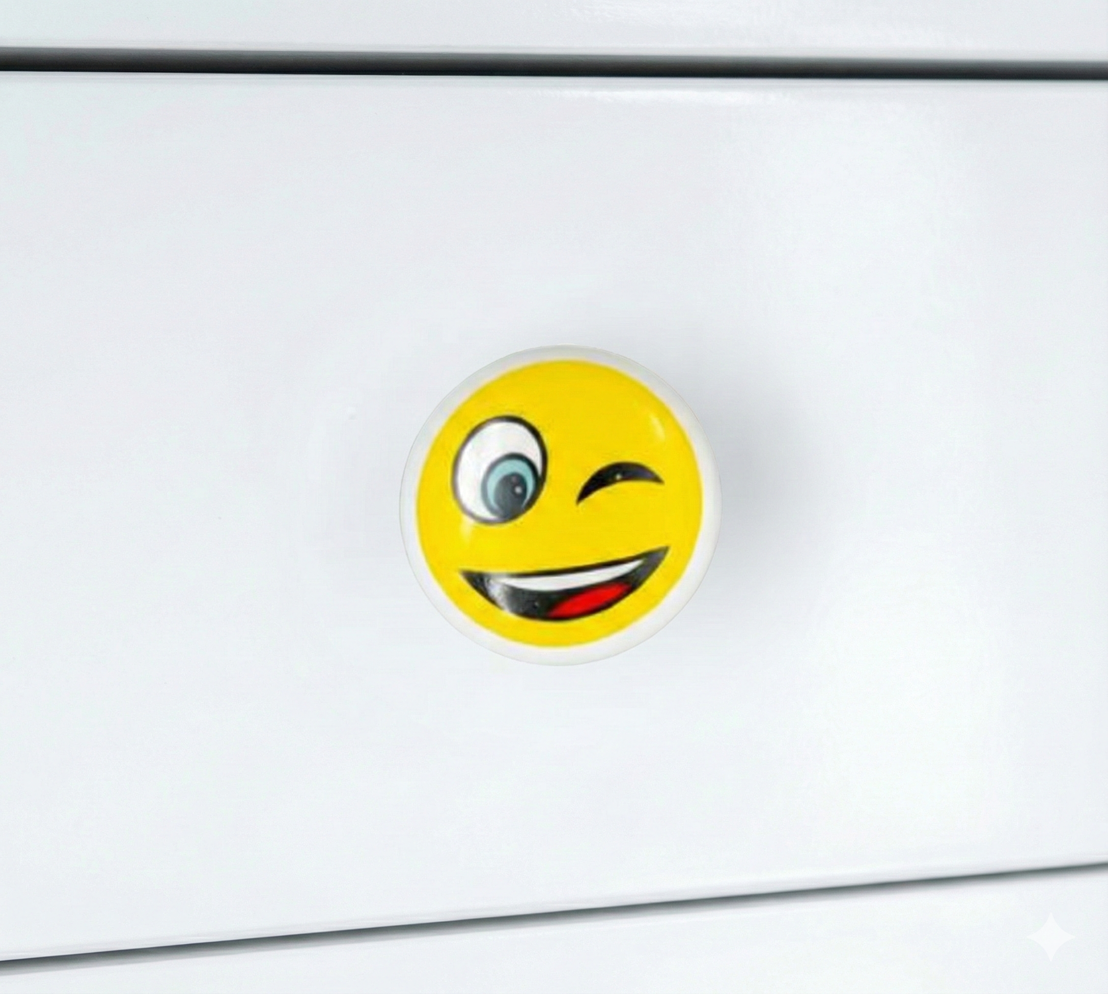 Wink Smiley Artisan Knob – Ceramic Knob
