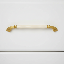 Perla Bead Bar Handle in Pearl + PVD Gold – ceramic handle