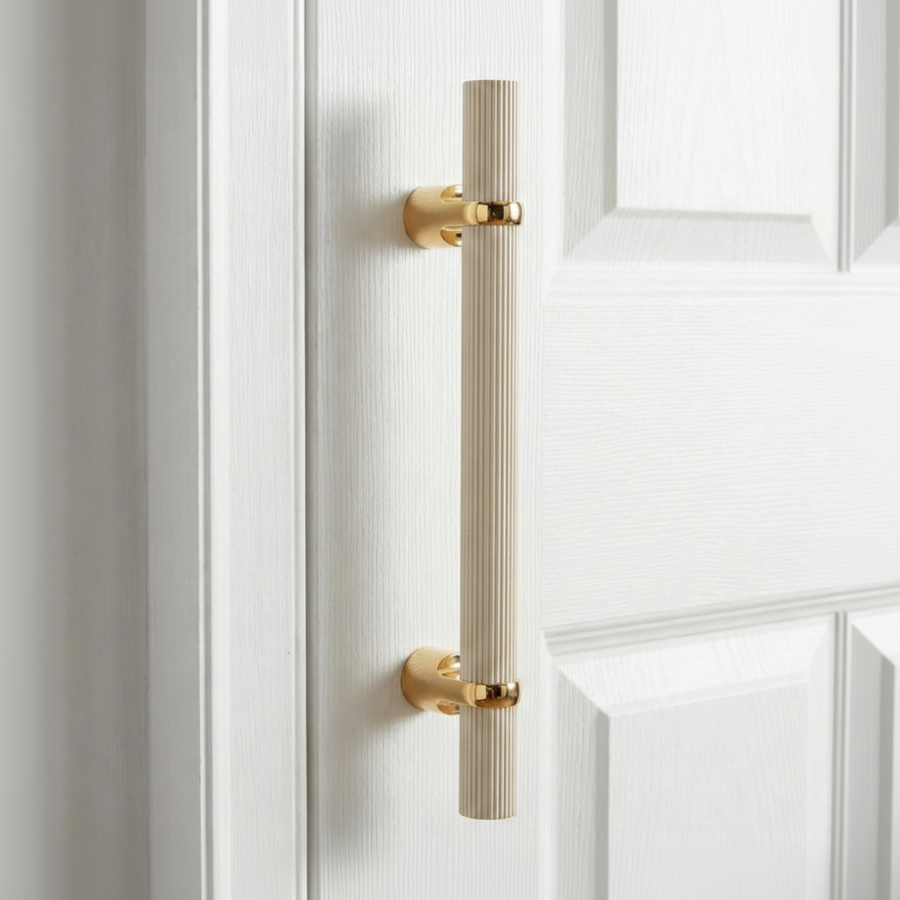 Grandeur Elongated Door Handle – aluminium long handle, view 2
