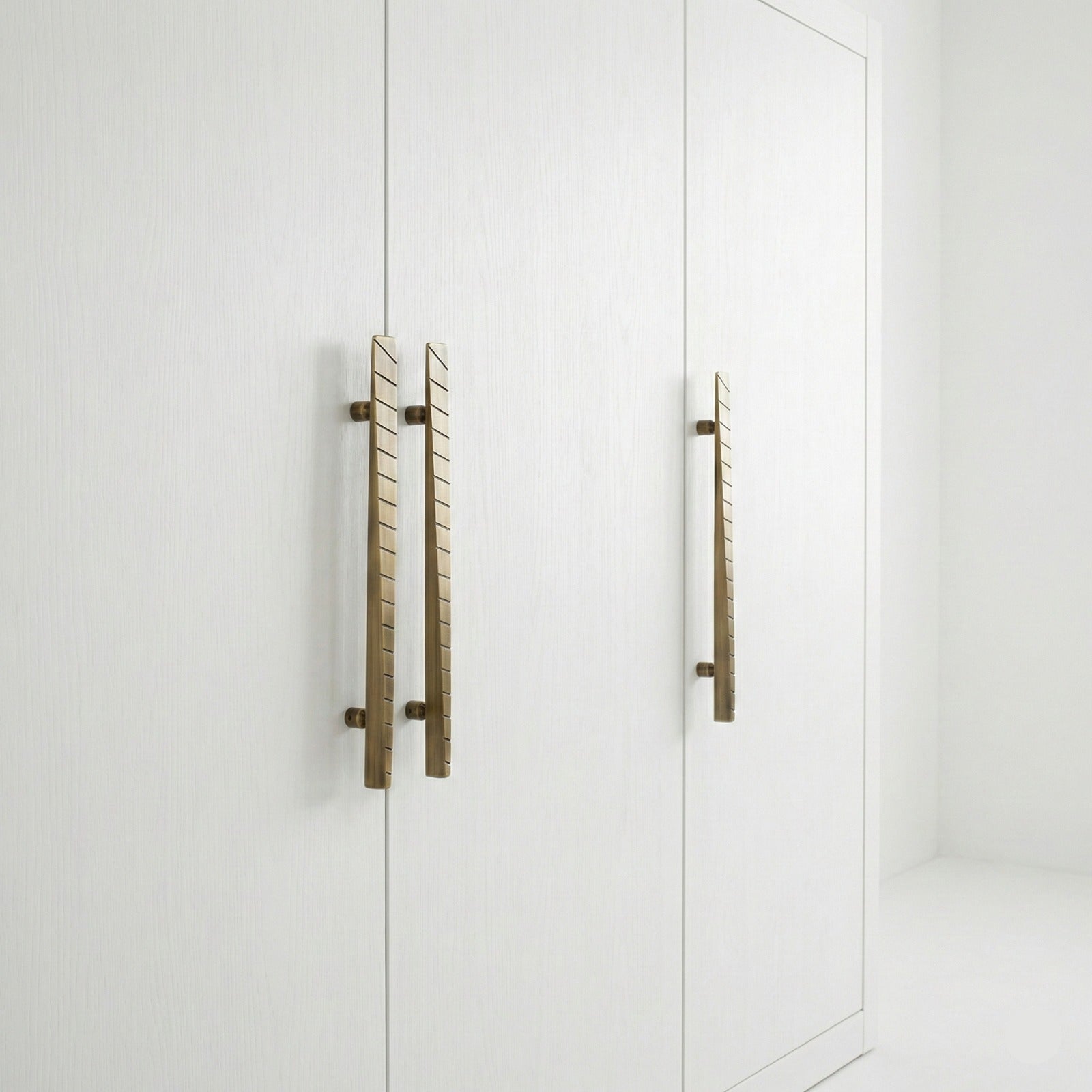 Curator Curved Brass Door Handle – Brass handles