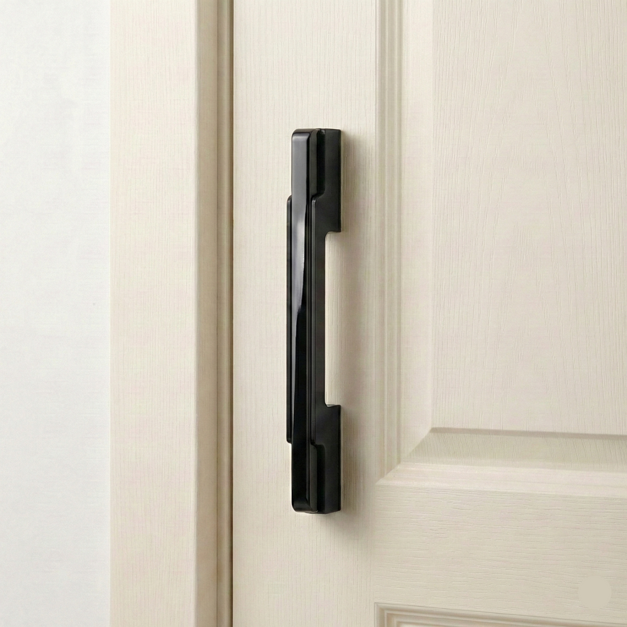 Pinnacle Arc Door Handle – aluminium long handle, view 3