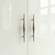 Bentley Prestige Linear Handle – Aluminium wardrobe handles — view 3