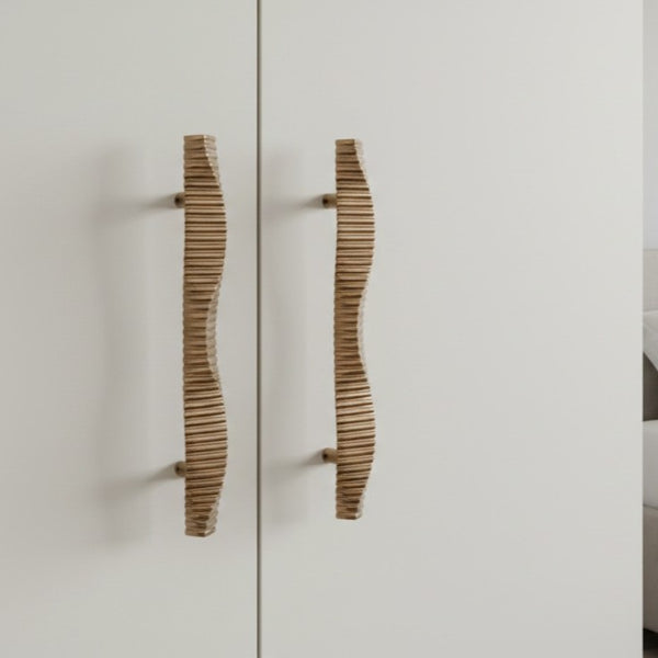 Pinnacle Grand Brass Door Handle in PVD Gold