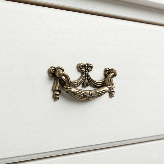 Lycia Petite Bar Handle in Antique – zinc drawer handle