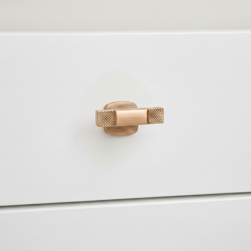 Grip-Bar Wardrobe Handle in Light Bronze – zinc wardrobe handle