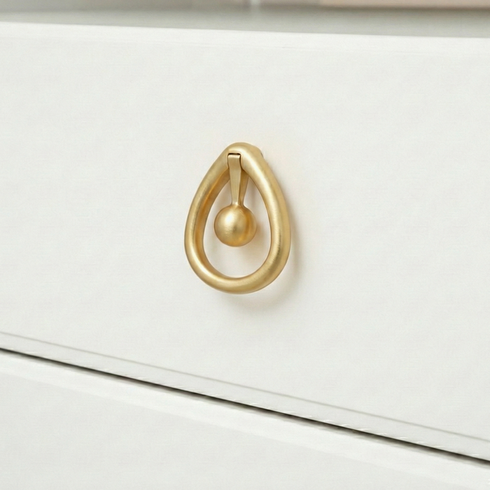 Hera Sculptural Knob in Sedef Pearl