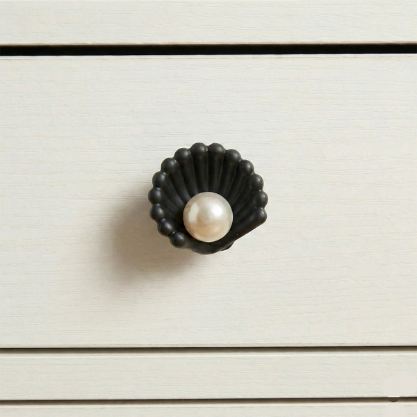 Inci Pearl Dome Knob in Matte Black