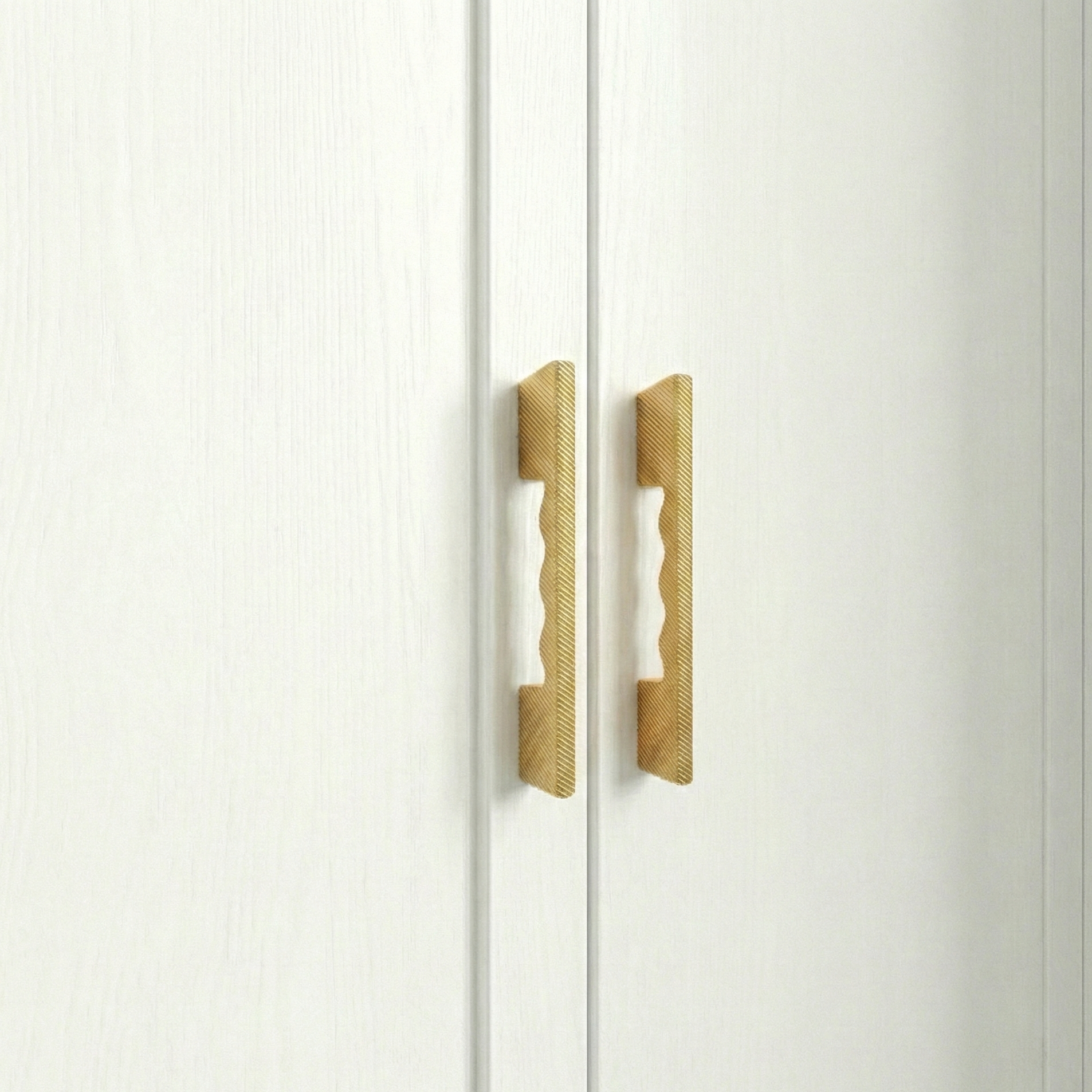 Ridge Slim Linear Handle – Aluminium Long handles
