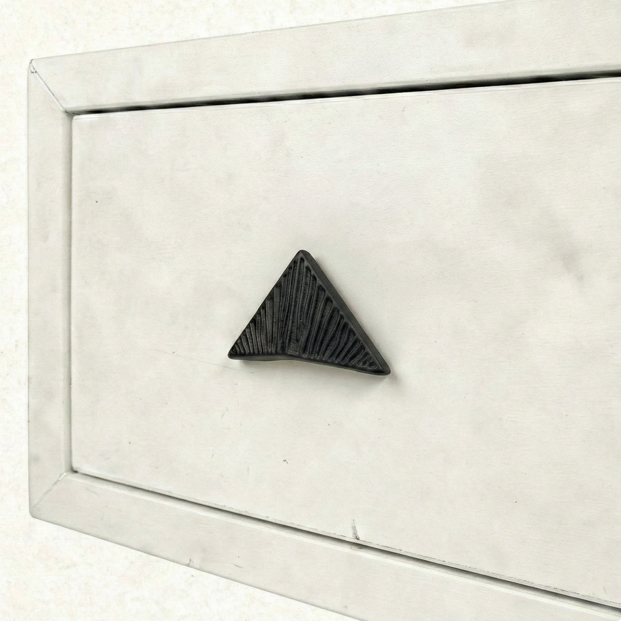 Zebra Triangular Knob in Matte Black – aluminium knob
